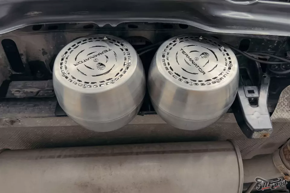 Установили на BMW X5 систему активного выхлопа Terminator! Выполнили комплексную шумоизоляцию салона и построили новую акустическую систему, провели техническое обслуживание